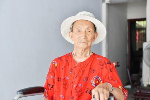 老年民生催生长寿之花 全县百岁老人达40位