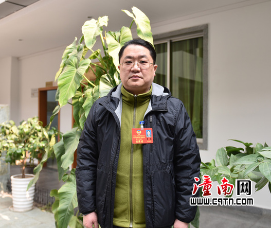 推动经济社会高质量发展(上)政协委员,区城管局局长李强:围绕做大做强