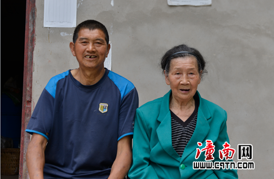 刘洪秀保重好身体多过几年幸福日子