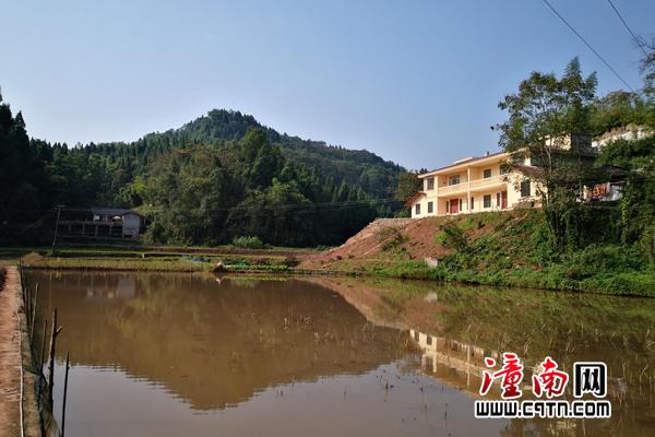 卧佛镇:打通烦心"断头路" 18户村民增收驶上"快车道"